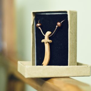 گردن‌آویز حُسام