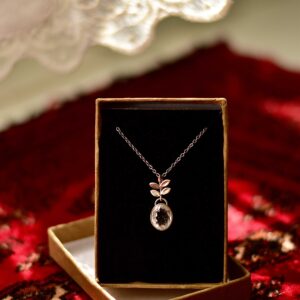 گردنبند نقره با نگین در
